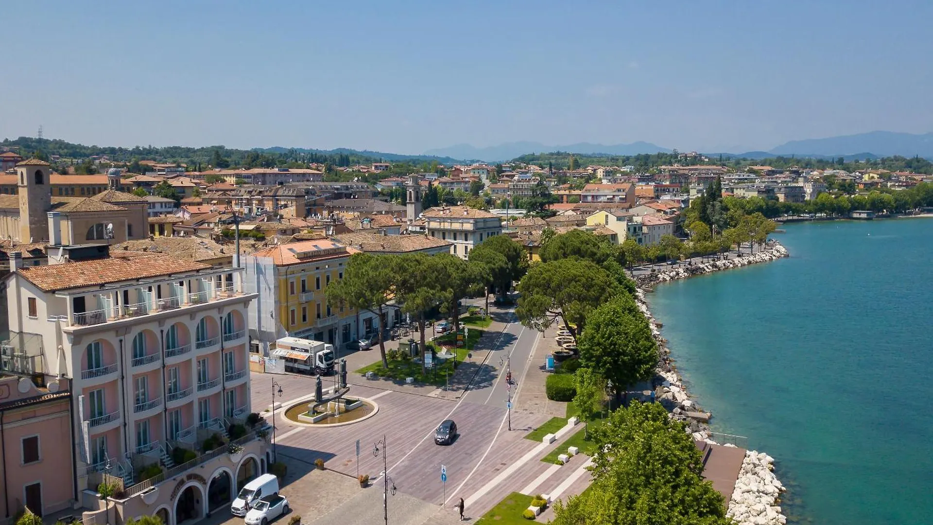 Residenza Vittoria - Happy Rentals Desenzano del Garda Apartament